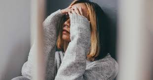 فروپاشی روانی چیست؟علت،علائم و روش‌های درمان