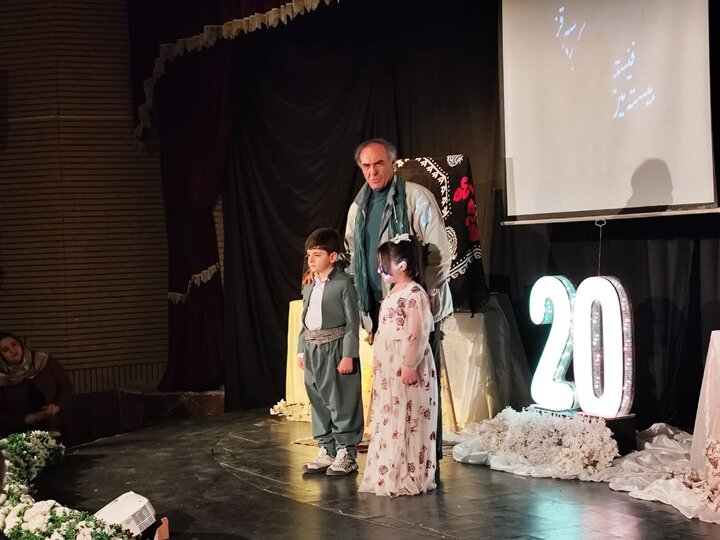 قطب‌الدین صادقی: جشنواره تئاتر کردی سقز تداعی پیام صلح و همدلی است