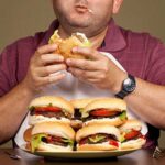 مبتلایان به کبد چرب با این روش ها دست از پرخوری برمی دارند