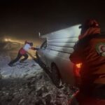 محبوبی: ۳۷۷ مسافر گرفتار در برف در آذربایجان غربی امدادرسانی شد