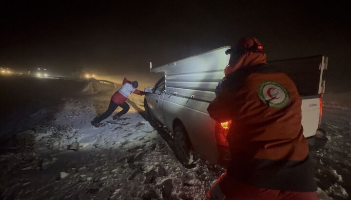محبوبی: ۳۷۷ مسافر گرفتار در برف در آذربایجان غربی امدادرسانی شد