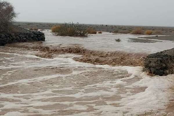 مسدود ماندن راه روستای شاه‌عوض بندرعباس با وجود گذشت ۵ روز پس از سیل
