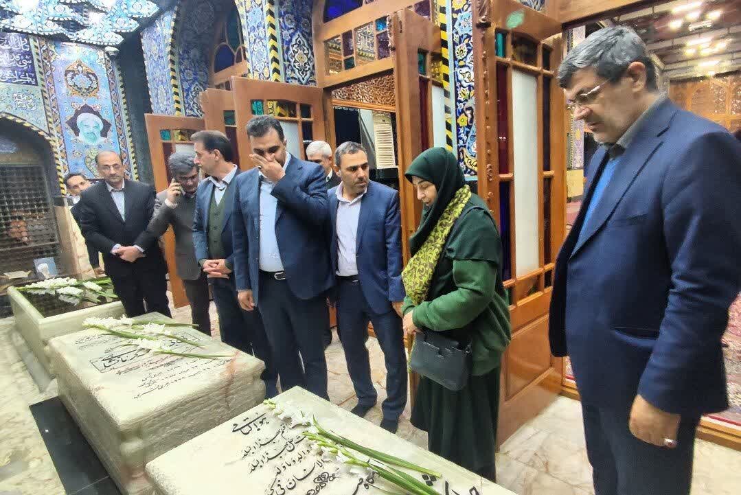 معاون رئیس جمهور و رئیس سازمان حفاظت محیط زیست وارد استان یزد شد