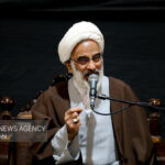 ملت ایران با وجود همه دشواری‌ها پای انقلاب و ولایت ایستاده‌اند