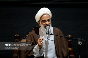 ملت ایران با وجود همه دشواری‌ها پای انقلاب و ولایت ایستاده‌اند