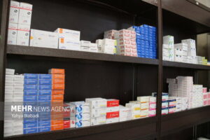 هشدار درباره تشدید کمبود دارو؛ اعتراف وزیر و معاونش!