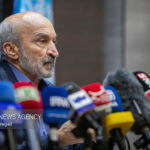 وجود دانشجوی کارشناسی ارشد سال ششم یا دکتری سال دهم یک عادت غلط است