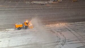 وضعیت عادی پروازها در فرودگاه برفی مشهد