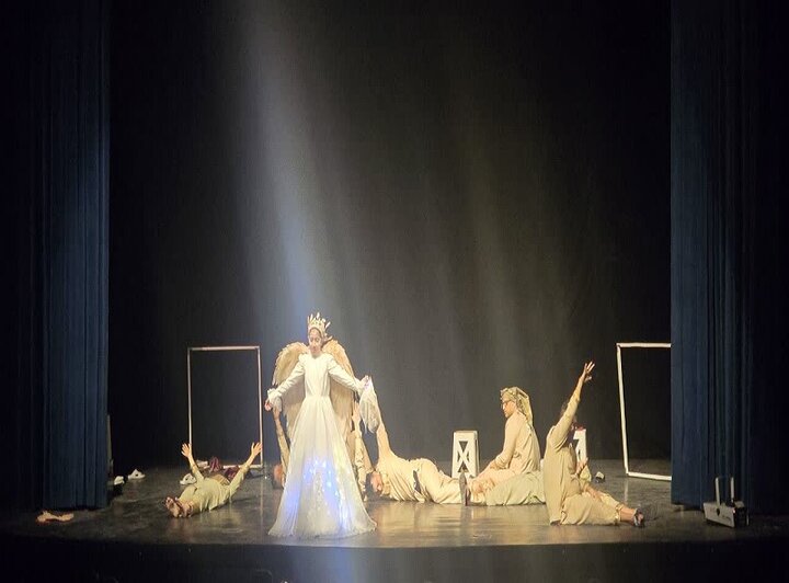 وقتی صحنه نفس می‌کشد؛ تئاتر توان‌خواهانه آفتاب در تالار هنر