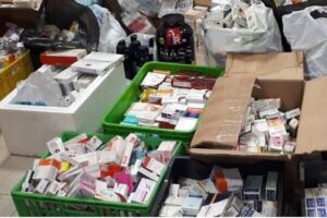 کشف ده‌ها کارتن دارو از کلینیک زیبایی