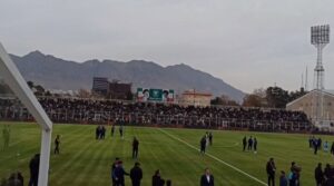 گرم کردن بازیکنان استقلال پیش از بازی با خیبر