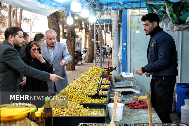 یلدا پشت در است؛ قیمت ها جلوتر ایستاده اند یلدا پشت در است؛ قیمت ها جلوتر ایستاده اند