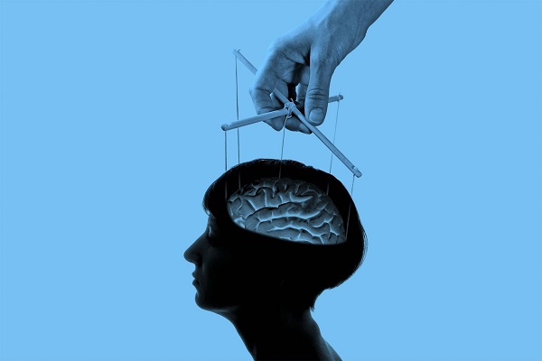 ۷ ترفند روان‌شناسی که انسان‌ در برابرشان مقاومت نمی‌کند/ اگر ندانید به راحتی طعمه می شوید