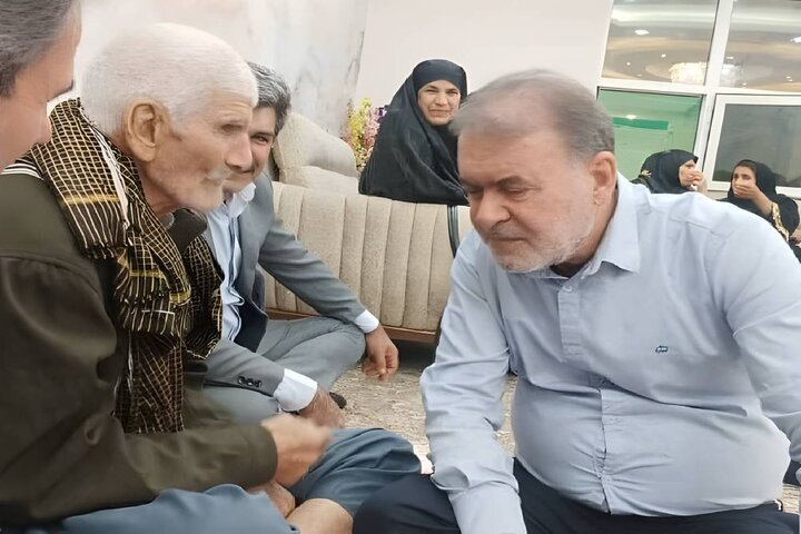 ۸۳ سال انتظار؛ پیرمرد گچسارانی به خانه بازگشت