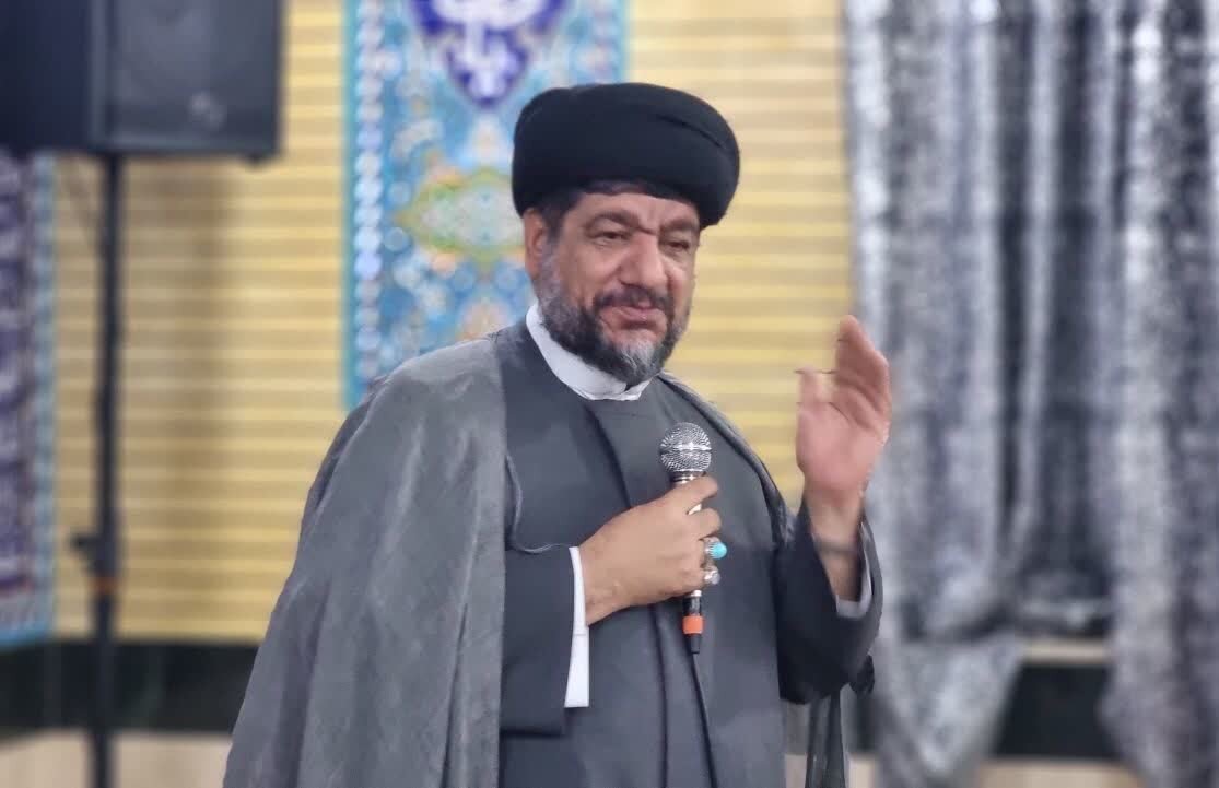 آئین تجلیل از ۲ پدر شهید در گناوه برگزار شد ۲ پدر شهید در گناوه تجلیل شدند