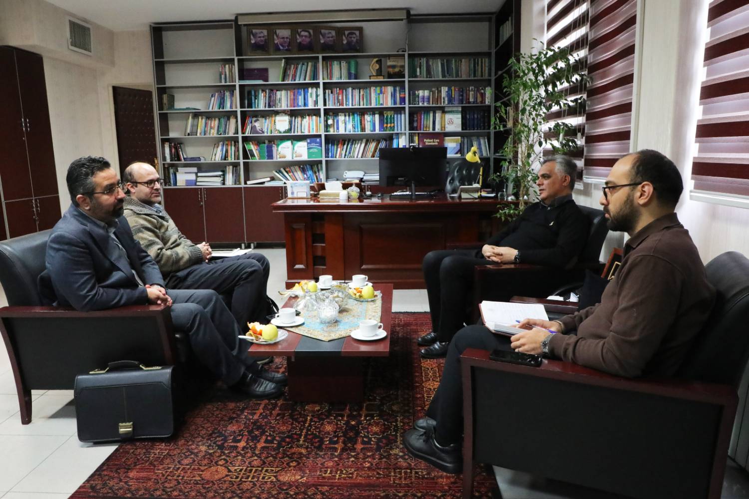 اجرای قانون تعرفه گذاری برای پرستاران بخش خصوصی/ تامین اجتماعی بر خلاف قانون، پرستاری را شغل سخت نمی‌داند