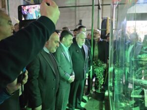 ادای احترام وزیر میراث فرهنگی به حرم مطهر سبزقبا(ع) در دزفول