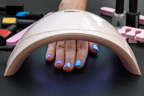 از پیری پوست تا سرطان؛ خطرات پنهان لاک ژل و کاشت ناخن