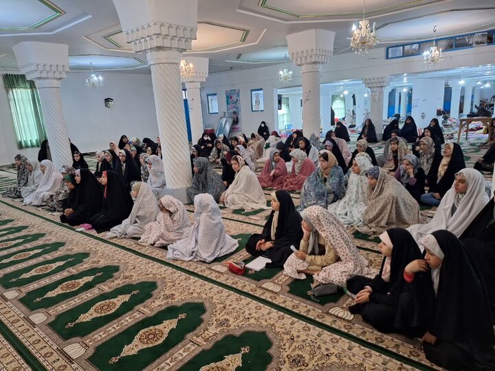 اعتکاف دانش‌آموزی در سنندج؛ روایتی از خلوت نوجوانانه با خدا