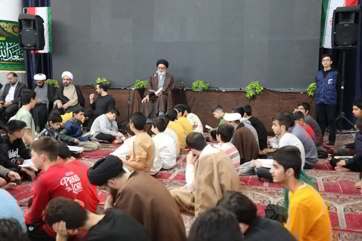 اعتکاف فرصتی معنوی برای تجدید عهد با اهل‌بیت(ع) و خدمت به خلق خداست