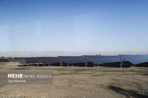 افتتاح بزرگترین مزرعه خورشیدی دولت در مشهد