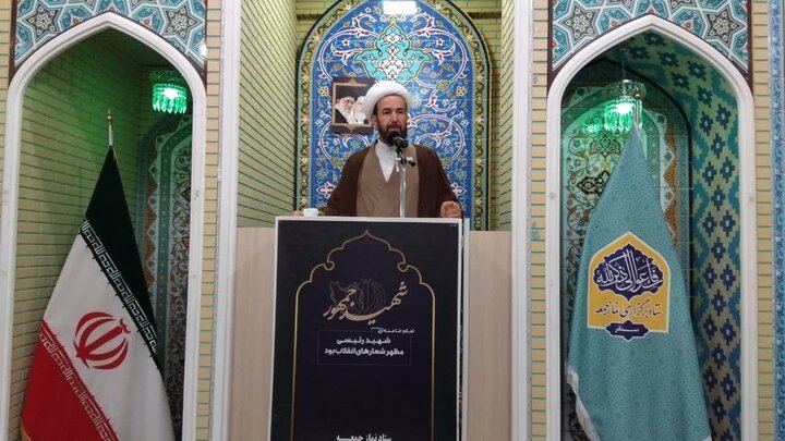 امام جمعه سنقر: دشمن به‌دنبال سوءاستفاده از مشکلات اقتصادی است