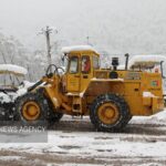 بارش ۳۰‌ سانتی برف در گردنه‌ حیران؛ محور آستارا-اردبیل باز است