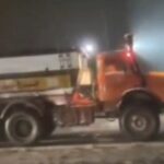 برف‌روبی شبانه در محورهای مواصلاتی آذربایجان غربی