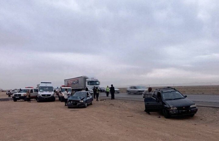 تصادف زنجیره‌ای ۳۰ خودرو در آزادراه زنجان – تبریز با ۲۱ مصدوم