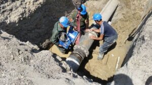 تقویت برق و آغاز حفاری چاه آبرسانی در اسلام‌آبادغرب