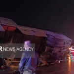 تکمیلی؛ ۱۳ نفر در حادثه واژگونی اتوبوس گرمسار مصدوم شدند