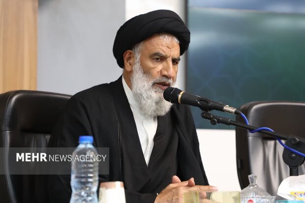 جشن‌های دهه فجر باید دستاوردهای نظام را برجسته کنند