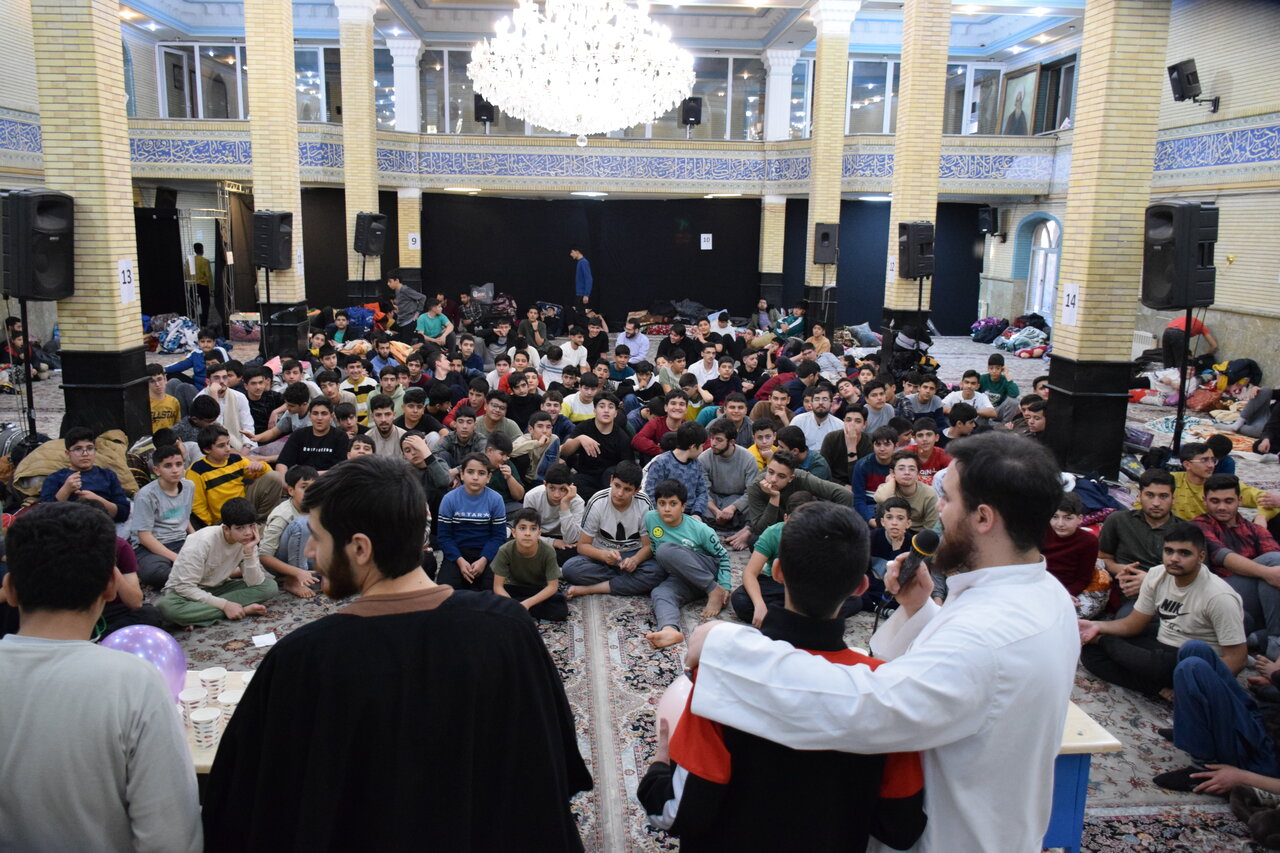 جلوه‌های همدلی و تربیت دینی در اعتکاف دانش‌آموزی شهرستان بناب