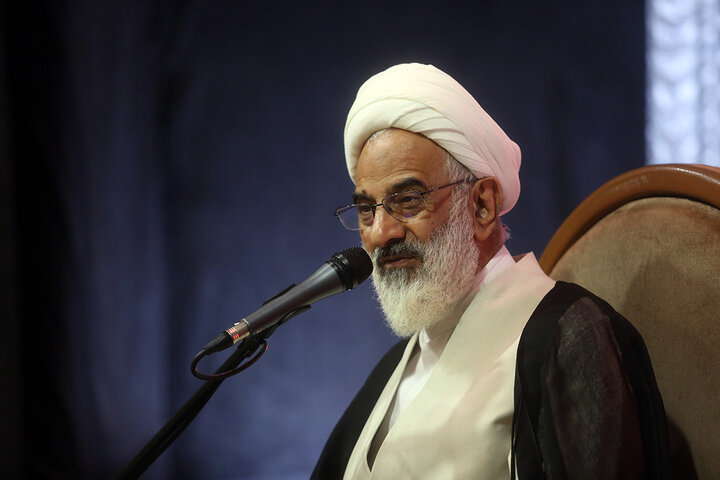 حاجی صادقی: رهبری و حضور مردم، معادلات دشمن را در اغتشاشات برهم زد