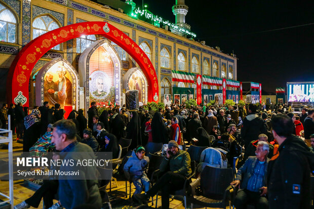 حال وهوای گلزار شهدای کرمان در شب شهادت حاج قاسم سلیمانی