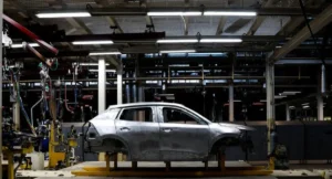 خودروسازان بدون مجوز حق افزایش قیمت ندارند