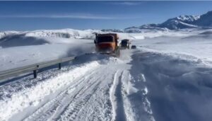 رئیس راهداری پاوه: اکیپ‌های برف‌روبی پاوه در آماده‌باش کامل هستند