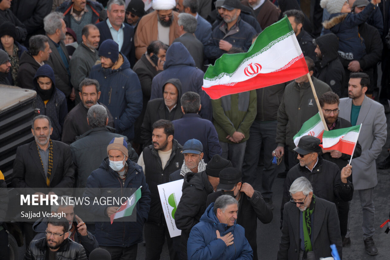راهپیمایی مردم همدان علیه اغتشاشگران پس از نماز جمعه