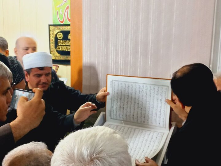 رونمایی از نسخه خطی قرآن استاد سیف‌الله فتحی در محفل قرآنی امروله
