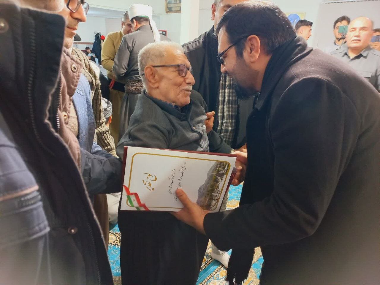 رونمایی از نسخه خطی قرآن استاد سیف‌الله فتحی در محفل قرآنی امروله