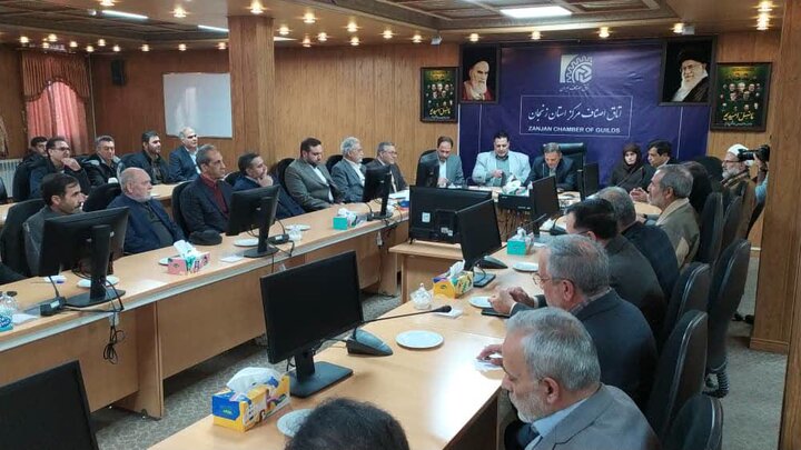 صادقی: توزیع کالاهای اساسی و تعامل با اصناف در اولویت است