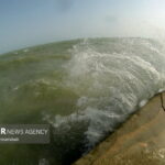 طوفان به قایق‌ها و لنج‌های ساحل کنارک آسیب زد