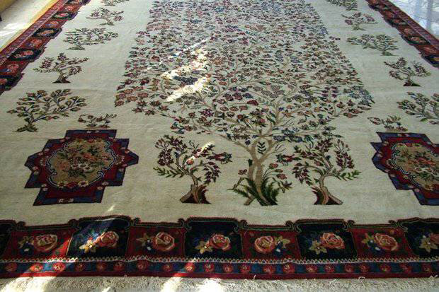 فریاد سکوت فرش ایلام؛ هنرمندان منتظر، بازار بی‌تفاوت!