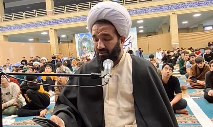 قرائت دعای ام داوود توسط دانش آموزان معتکف در ارومیه