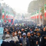 مردمی که به عشق حاج قاسم به گلزار شهدای کرمان می آیند