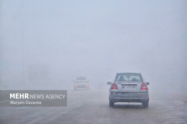 مه غلیظ در جاده چناران به مشهد