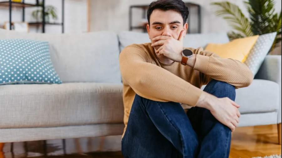 چرا وقتی می‌خواهم از حقم دفاع کنم، می ترسم و اضطراب می‌گیرم؟