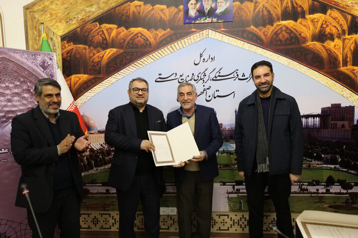 کرم‌زاده: اصفهان ویترین هنر آیینه‌کاری ایران است