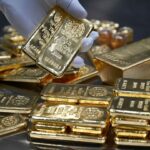 کشف ۱۷ قالب شمش طلای یک گیلوگرمی قاچاق در یک سمند