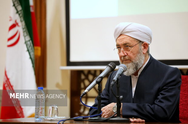 آخوند غراوی: زکات و صدقه در رمضان، سپر بلا و ضامن برکت اموال است